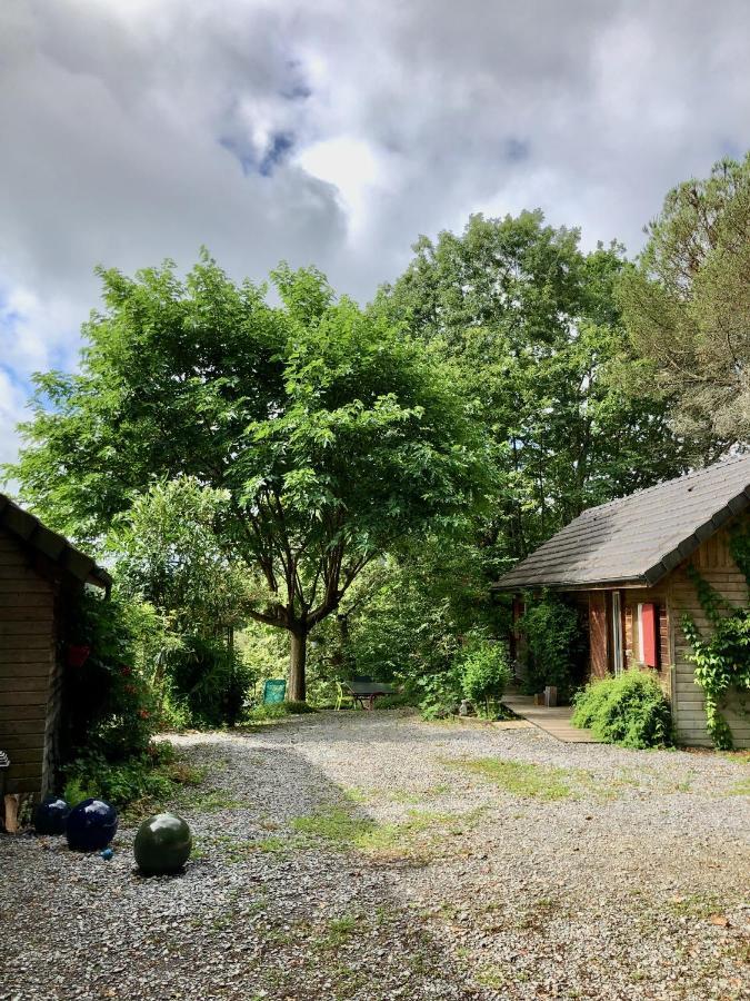 La Cabane Des Coteaux Gan Exterior photo
